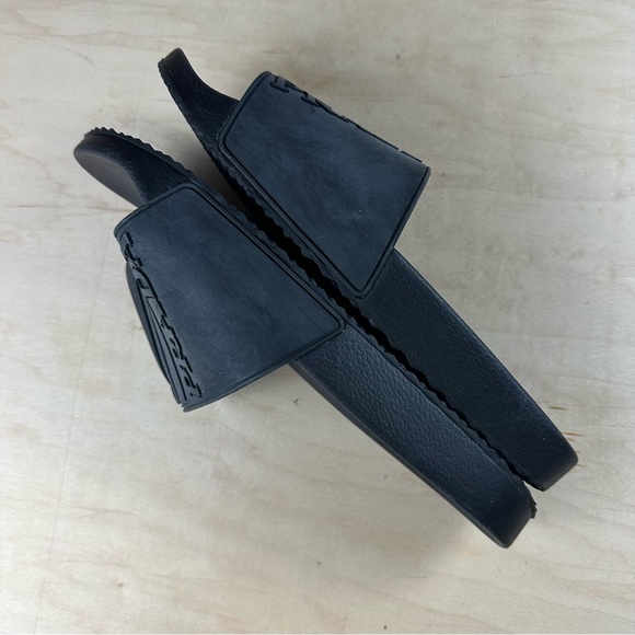 Prada slides - Picture 5 of 11